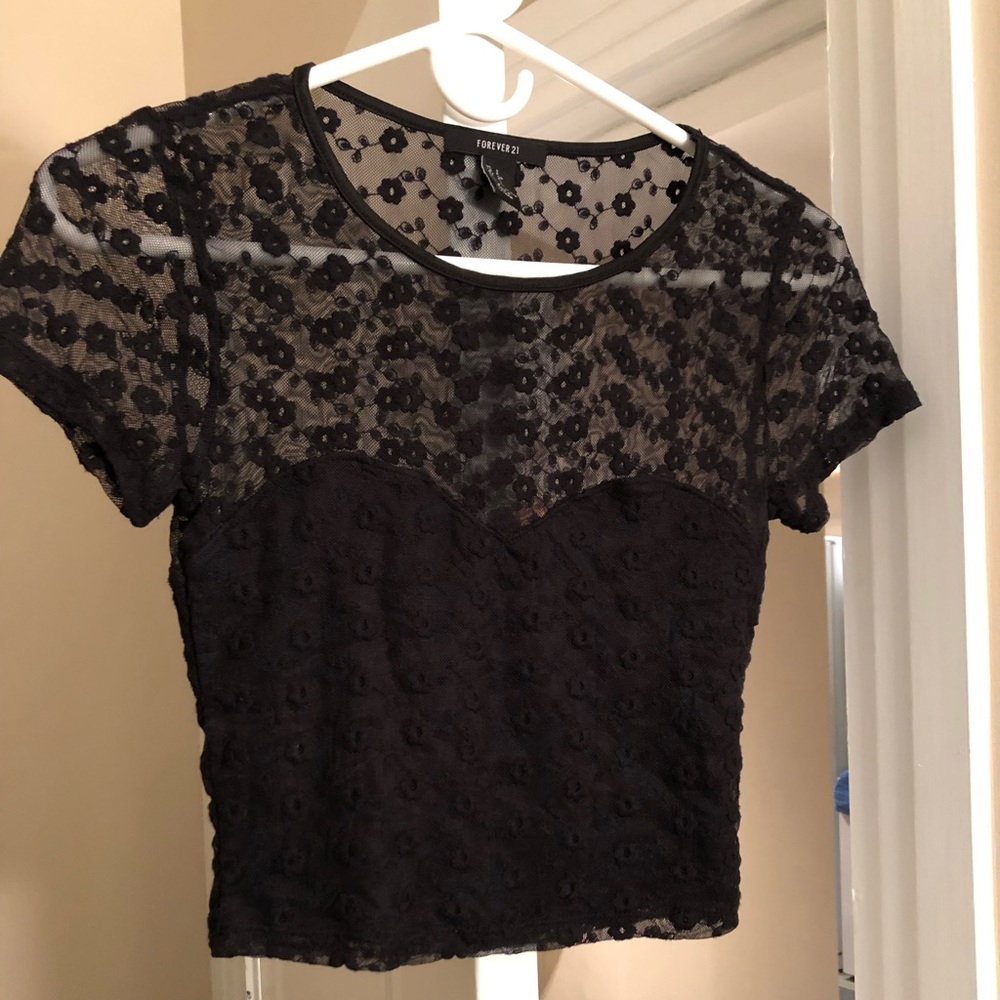 Lace cropped short sleeve top